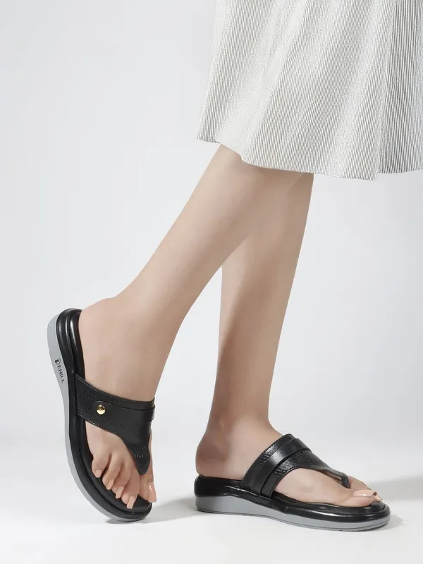 Black_Synthetic_Leather_Heels_For_Women