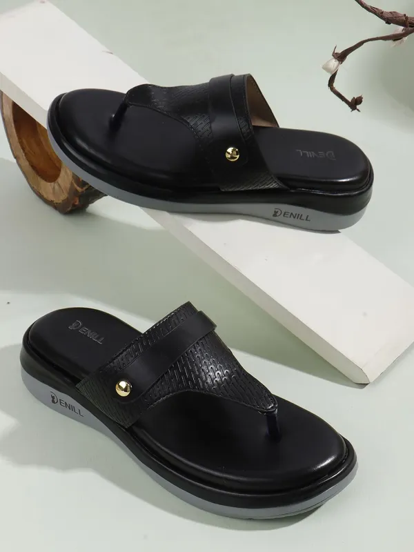 Black_Synthetic_Leather_Heels_For_Women