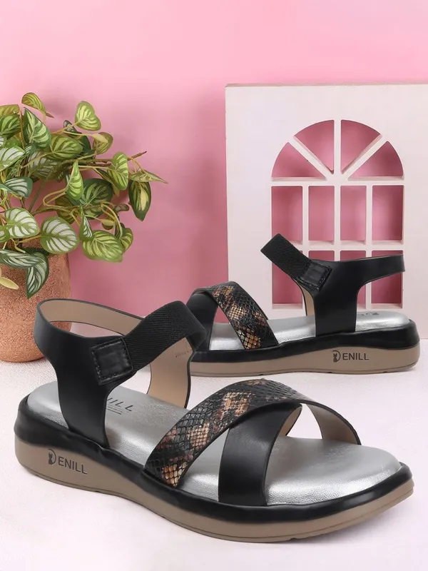 Black_Synthetic_Leather_Heels_For_Women
