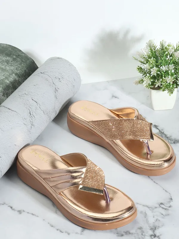 Gold_Synthetic_Leather_Heels_For_Women