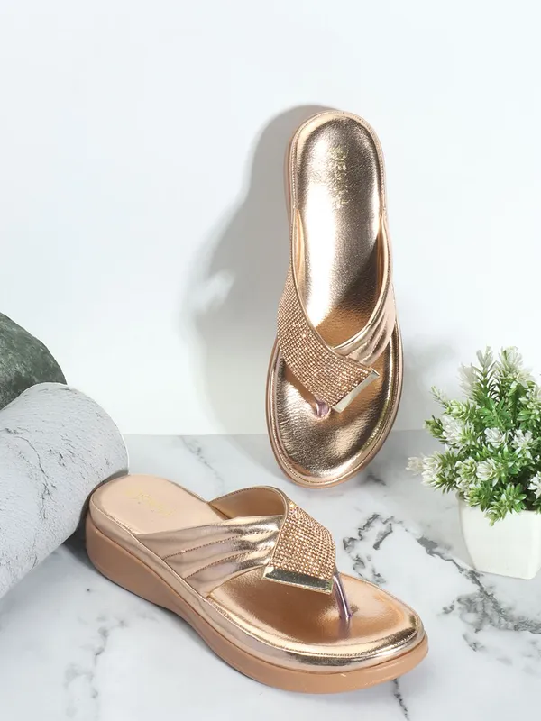 Gold_Synthetic_Leather_Heels_For_Women