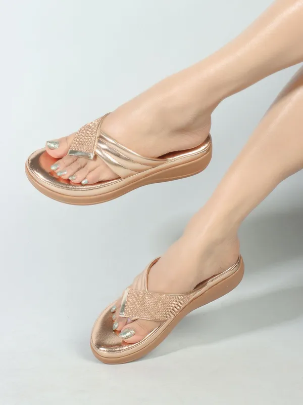 Gold_Synthetic_Leather_Heels_For_Women