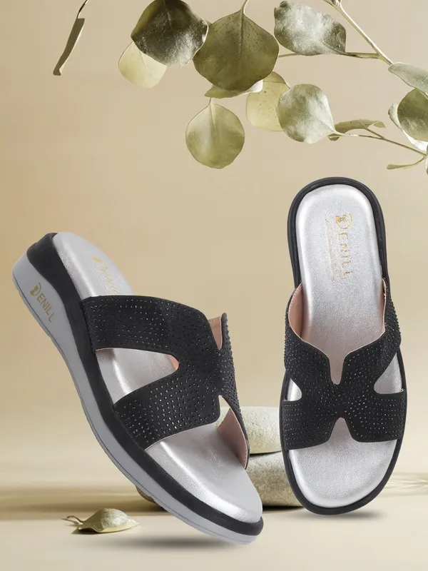 Black_Synthetic_Leather_Wedges_For_Women