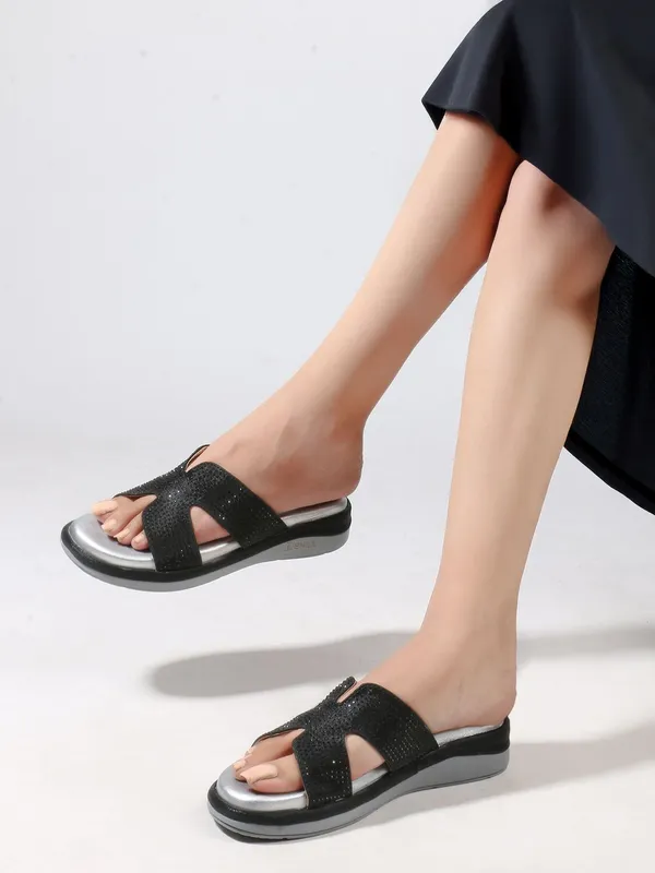Black_Synthetic_Leather_Wedges_For_Women