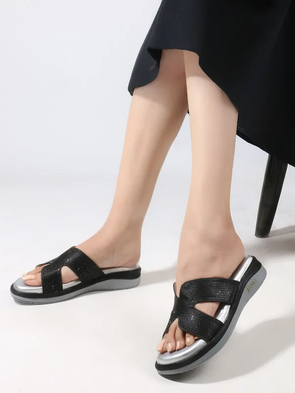 Black_Synthetic_Leather_Wedges_For_Women