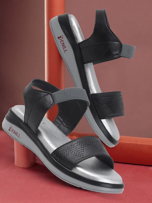 Black_Synthetic_Leather_Wedges_For_Women