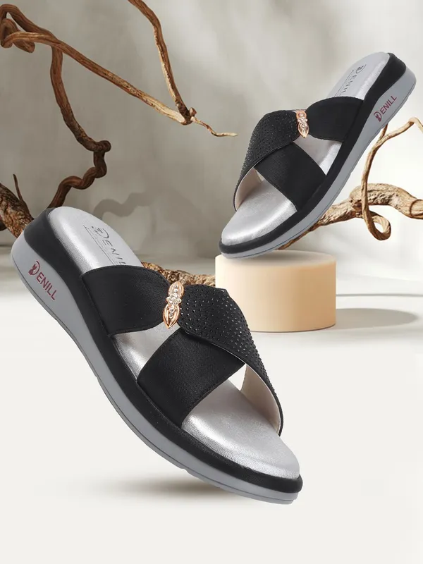 Black_Synthetic_Leather_Wedges_For_Women