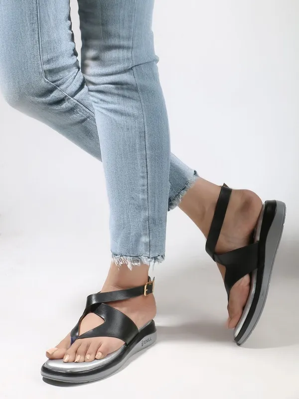 Black_Synthetic_Leather_Wedges_For_Women