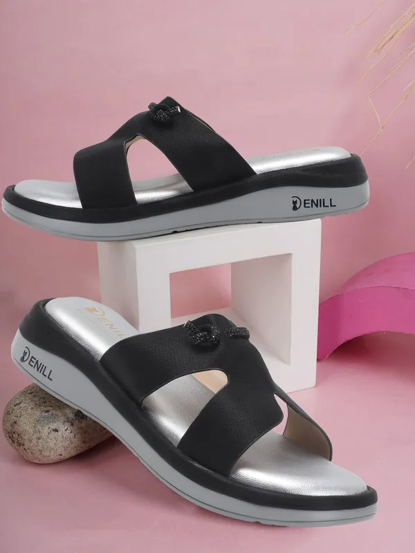Black_Synthetic_Leather_Wedges_For_Women