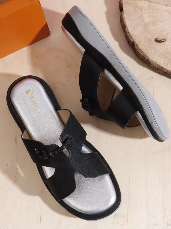 Black_Synthetic_Leather_Wedges_For_Women
