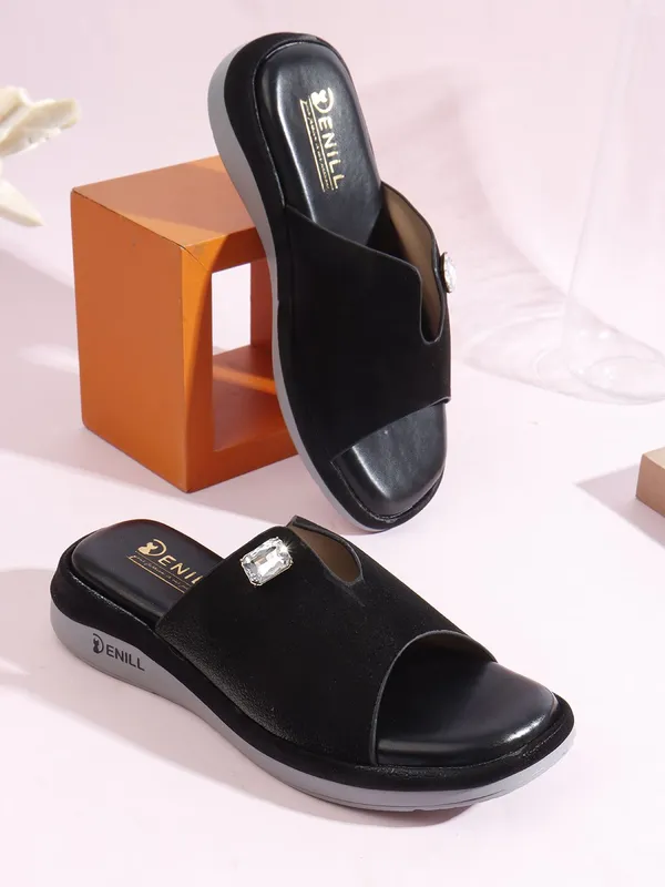 Black_Synthetic_Leather_Wedges_For_Women