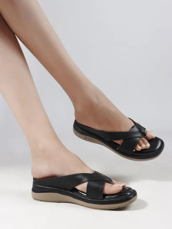 Black_Synthetic_Leather_Wedges_For_Women