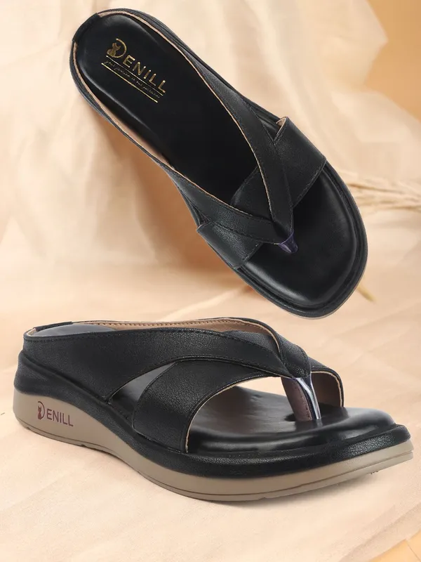 Black_Synthetic_Leather_Wedges_For_Women