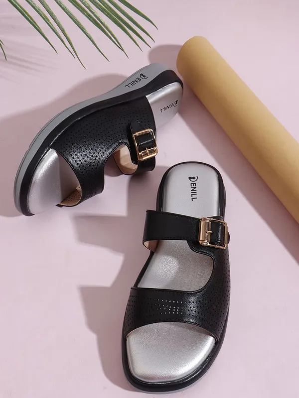 Black_Synthetic_Leather_Wedges_For_Women