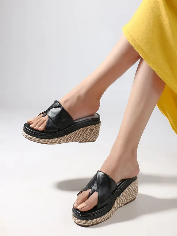 Black_Synthetic_Leather_Wedges_For_Women