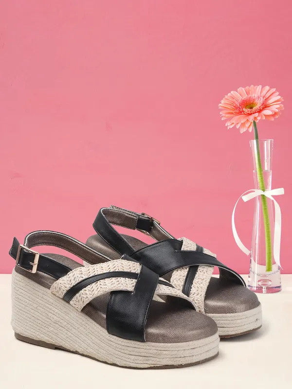 Black_Synthetic_Leather_Wedges_For_Women