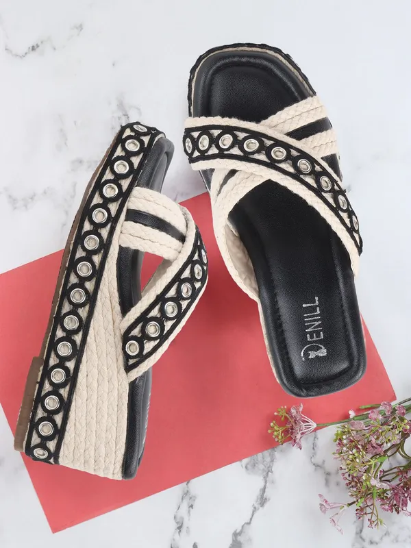 Black_Synthetic_Leather_Wedges_For_Women