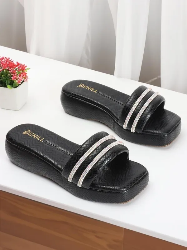 Black_Synthetic_Leather_Wedges_For_Women