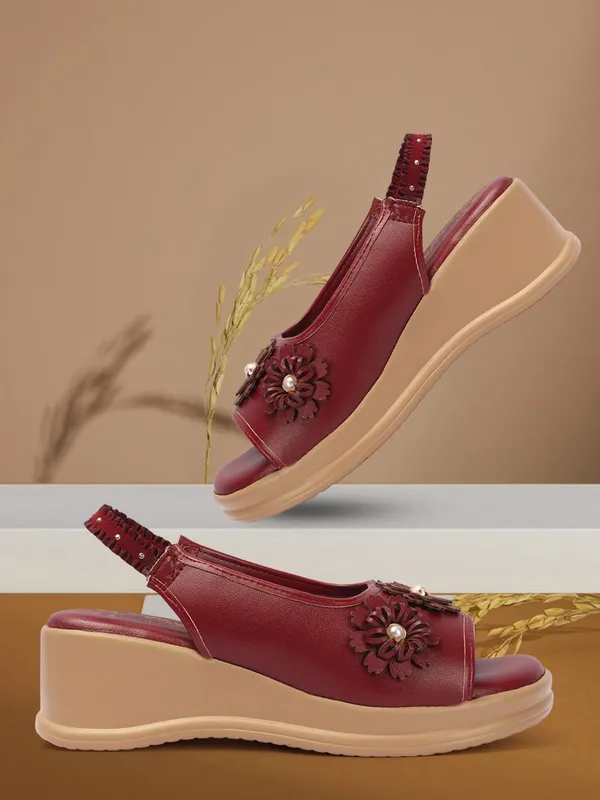 Maroon_Synthetic_Leather_Wedges_For_Women