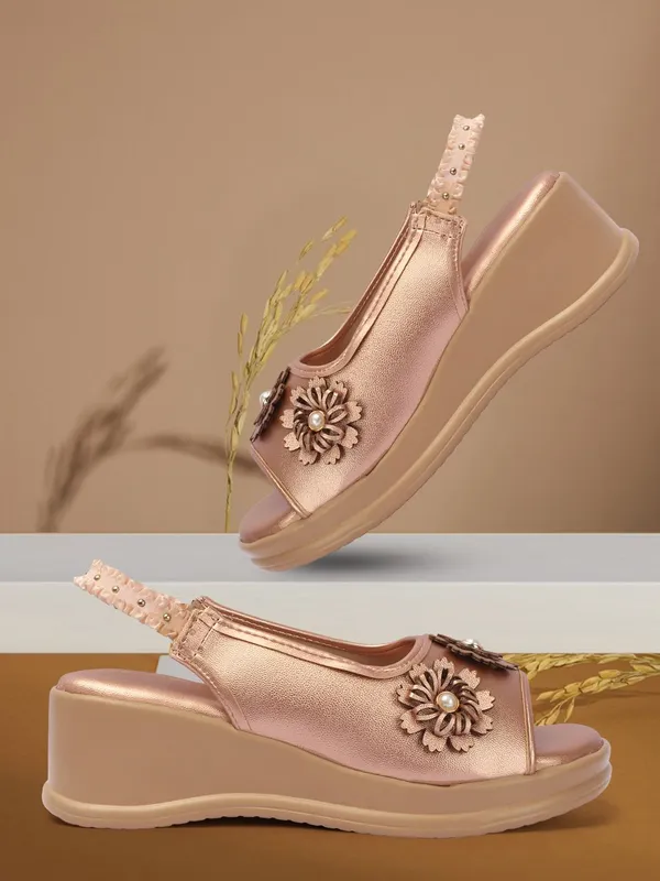 Gold_Synthetic_Leather_Wedges_For_Women