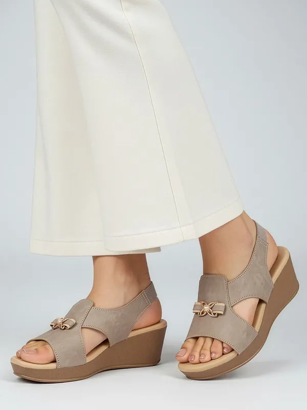 Grey_Synthetic_Leather_Wedges_For_Women