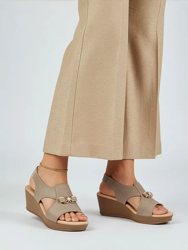 Grey_Synthetic_Leather_Wedges_For_Women