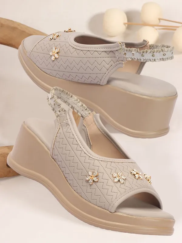 Grey_Synthetic_Leather_Wedges_For_Women
