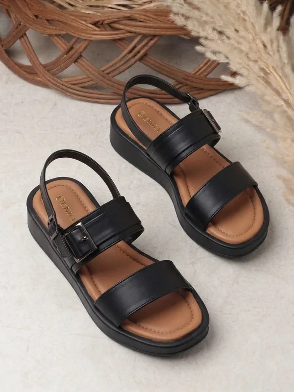 Black_Synthetic_Leather_Flats_For_Women