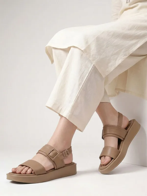 Beige_Synthetic_Leather_Flats_For_Women