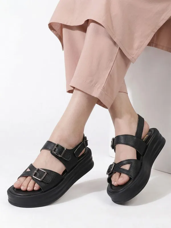 Black_Synthetic_Leather_Flats_For_Women
