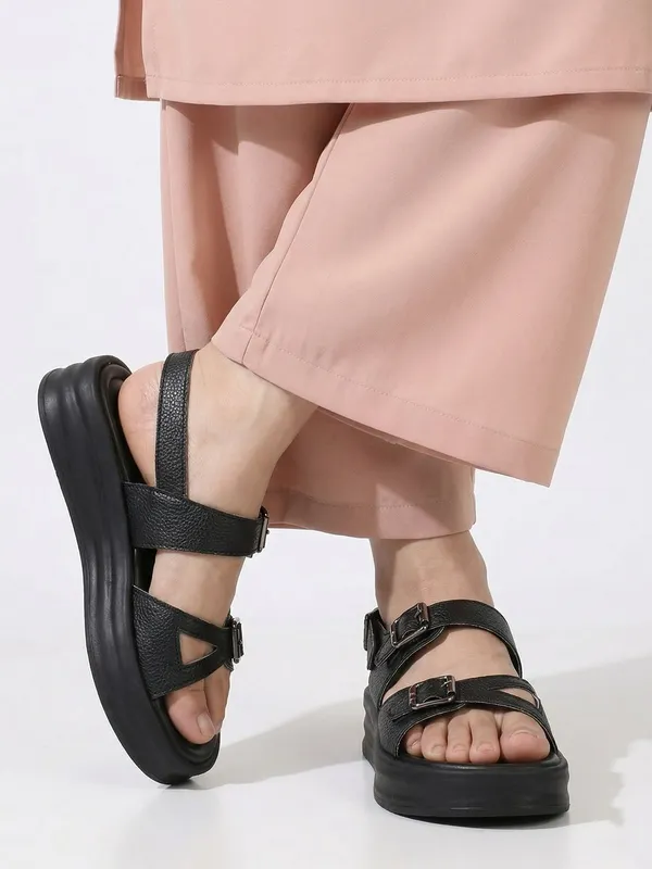 Black_Synthetic_Leather_Flats_For_Women