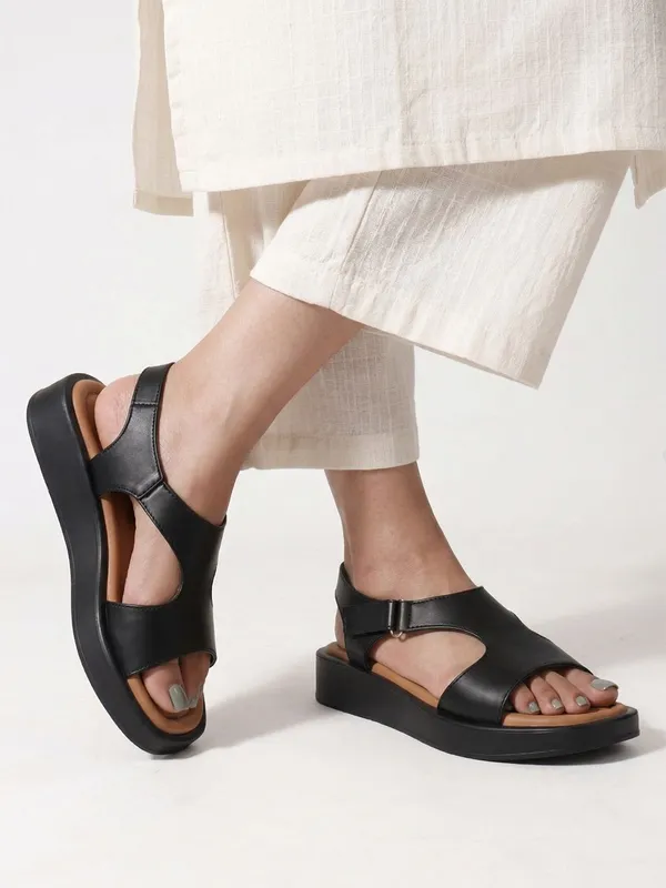 Black_Synthetic_Leather_Flats_For_Women
