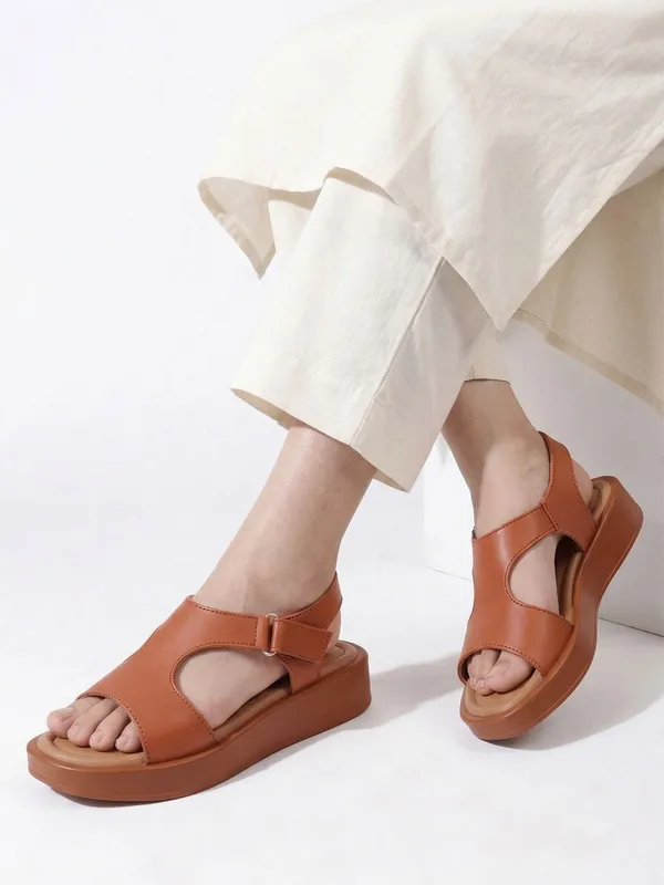 Tan_Synthetic_Leather_Flats_For_Women