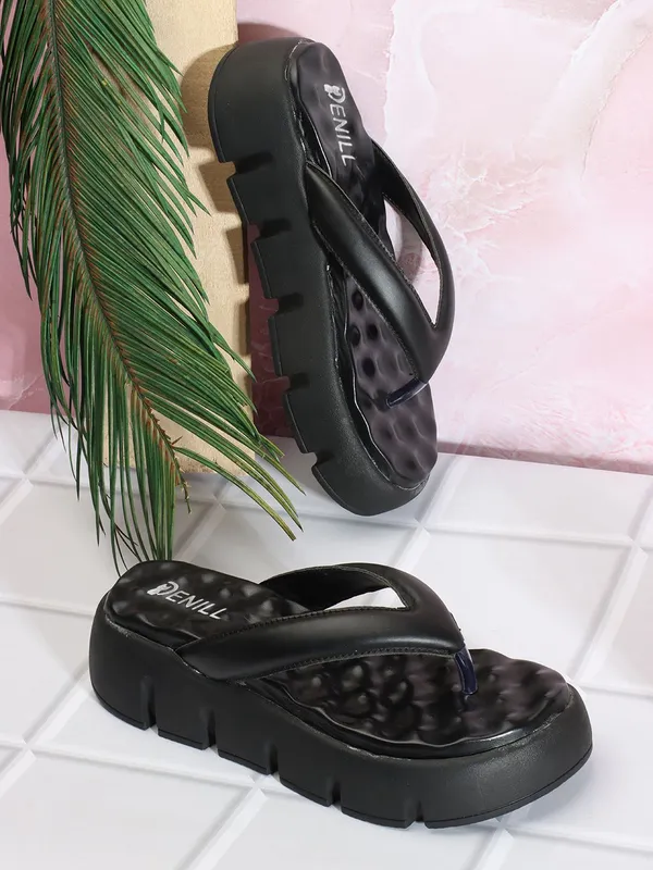 Black_Synthetic_Leather_Wedges_For_Women