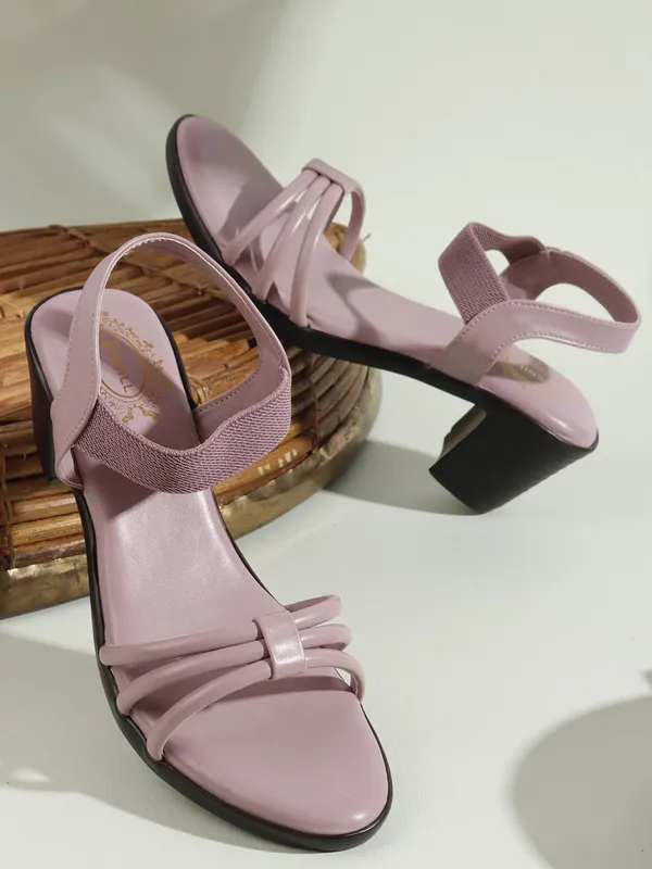 Pink_Synthetic_Leather_Heels_For_Women