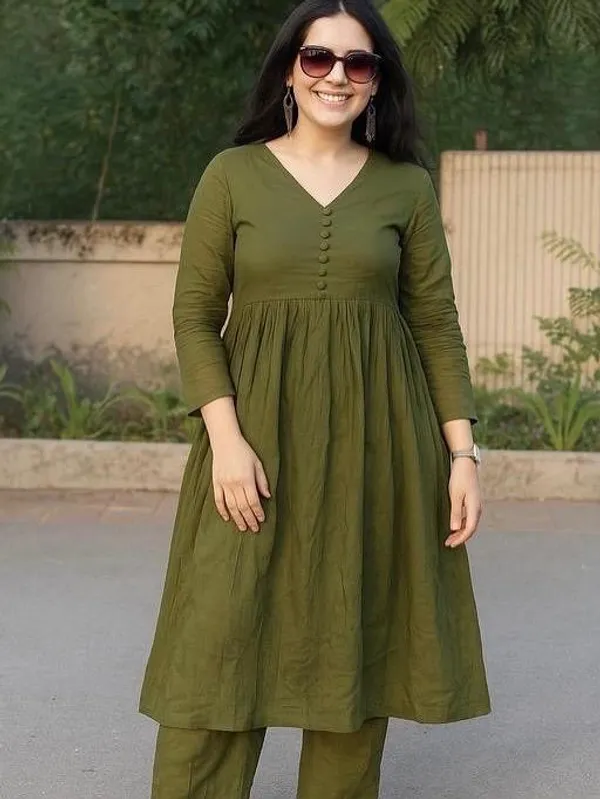 Green_Cotton_Kurta_Pant_For_Women_And_Girls