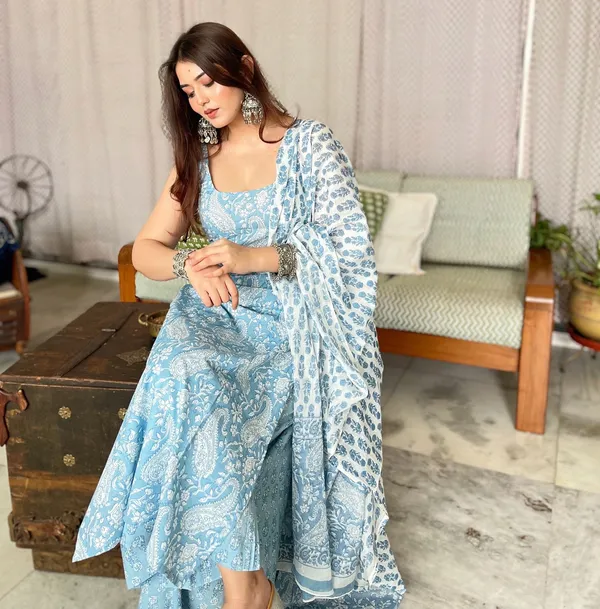 Blue_Rayon_Sleeveless_Kurta_Pant_And_Dupatta_For_Women_And_Girls