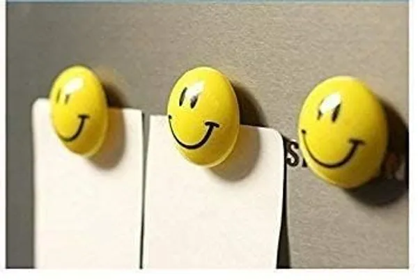 Multicolor_Set_Of_12_Pcs_Plastic_Round_Cartoon_Emoji_Smile_Smiley_Face_Fridge_Magnets(Size_30Mm)