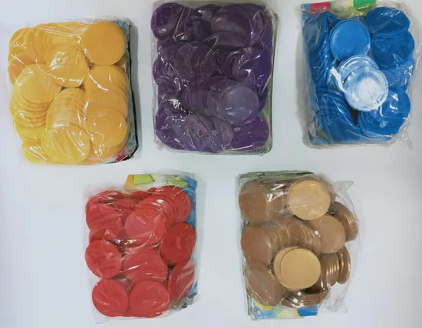Multicolor_Plastic_Plain_Coin_500_Pieces_(5_X_2_X_5_Cm)