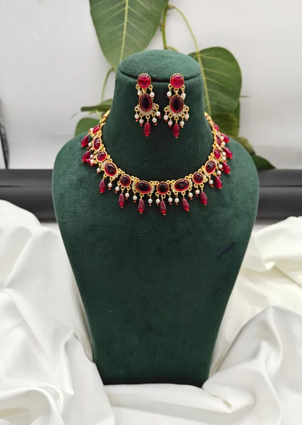 Red_Alloy_Red_Kundan_&_Pearl_Necklace_Necklace_&_Earrings_Set_For_Women_&_Girls