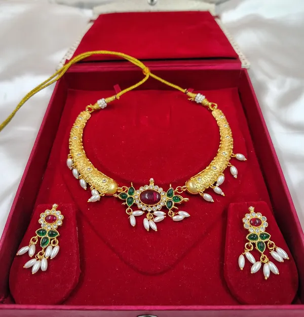 Red_&_Green_Alloy_Ruby,_Emerald_&_Pearl_Design_Necklace_Set_With_Earring_For_Women_&_Girls