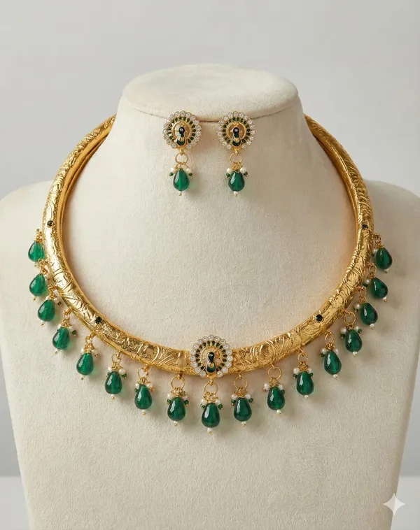 Elegant_Gold-Toned_Necklace_&_Earring_Set_with_Green_Stone_Drops
