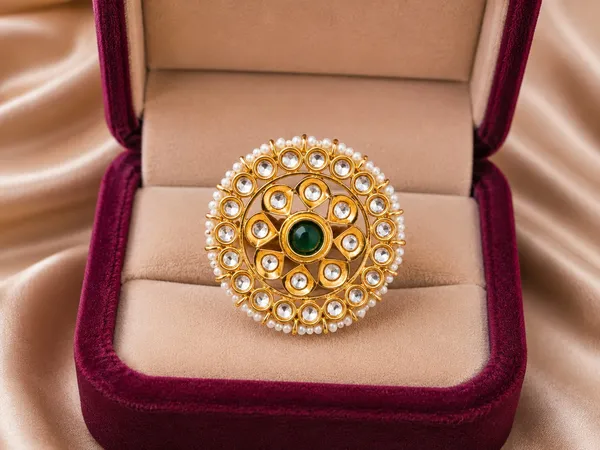 Emerald_Surya_Kundan_Ring_For_Women_&_Girls