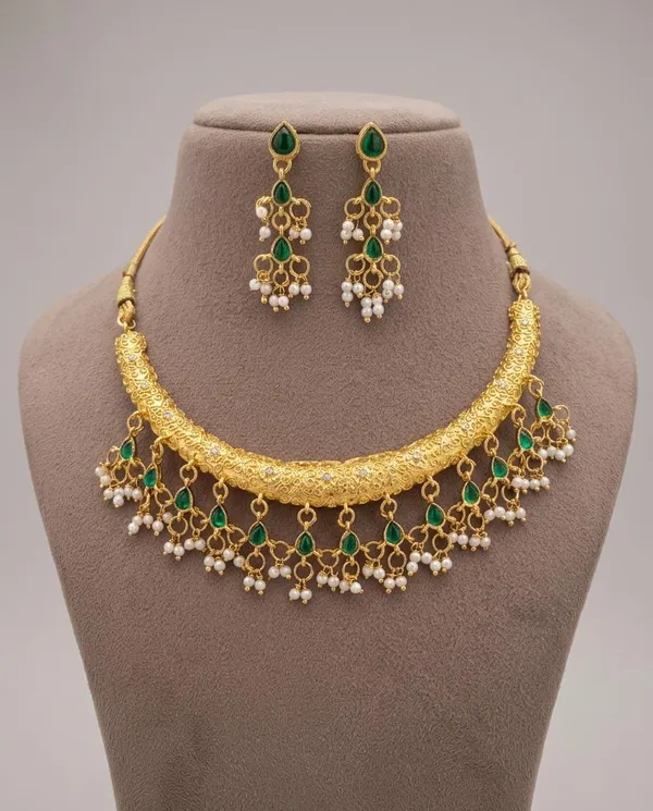 Panna_Noor_Royal_Hasli_Set_-_Gold-Plated_Emerald_&_Pearl_Traditional_Jewellery_Women_&_Girls