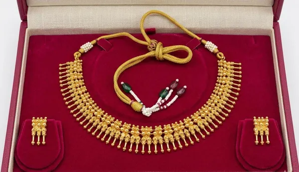 Tradittional_Temple_Style_Gold-Plated_Necklace_Set_-_Premium_Ethnic_Design_For_Women_&_Girls