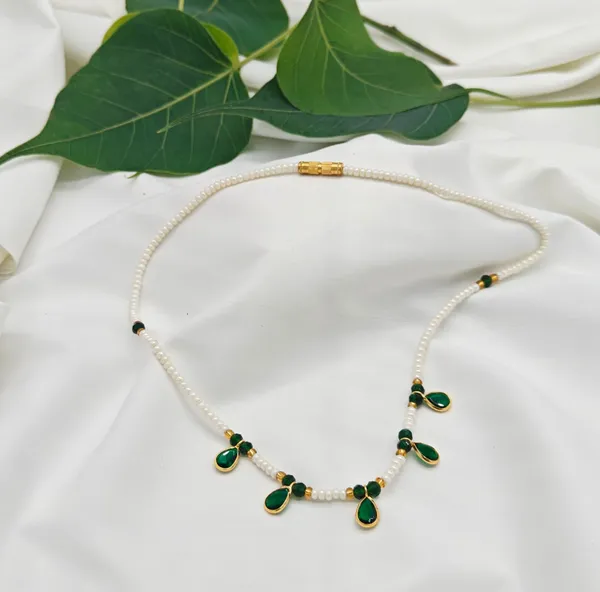 White_&_Green_Alloy_Pearl_&_Red_Bead_Design_Necklace_For_Women_&_Girls