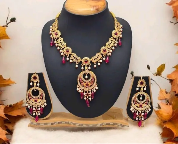 Red_Alloy_Emerald_Green_Stone_Design_Necklace_Set_With_Earring_For_Women_&_Girls