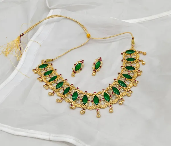 Green_Alloy_Red_&_Green_Stones_With_Gold-Tone_Metal_Necklace_Set_With_Earring_For_Women_&_Girls