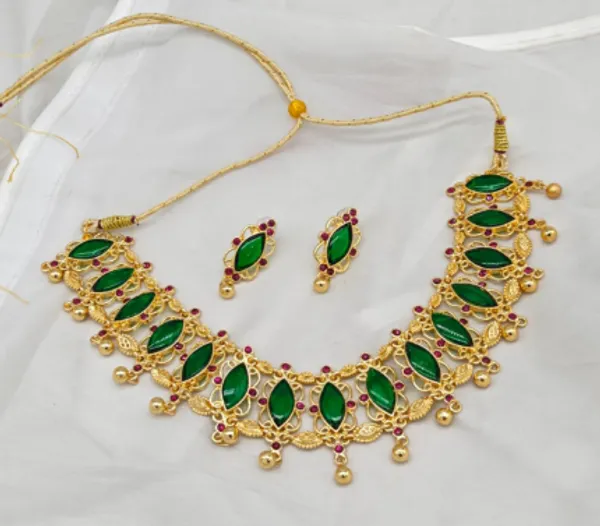 Green_Alloy_Red_&_Green_Stones_With_Gold-Tone_Metal_Necklace_Set_With_Earring_For_Women_&_Girls