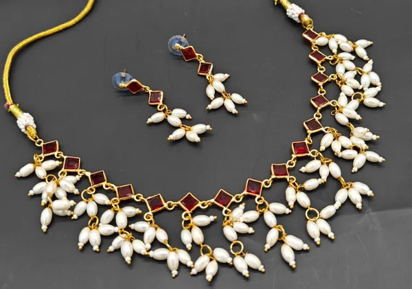 AD_Red_&_White_Alloy_Red_Stone_Squares_With_Pearl_Danglers_Choker_Necklace_Set_With_Earring_For_Women_&_Girls